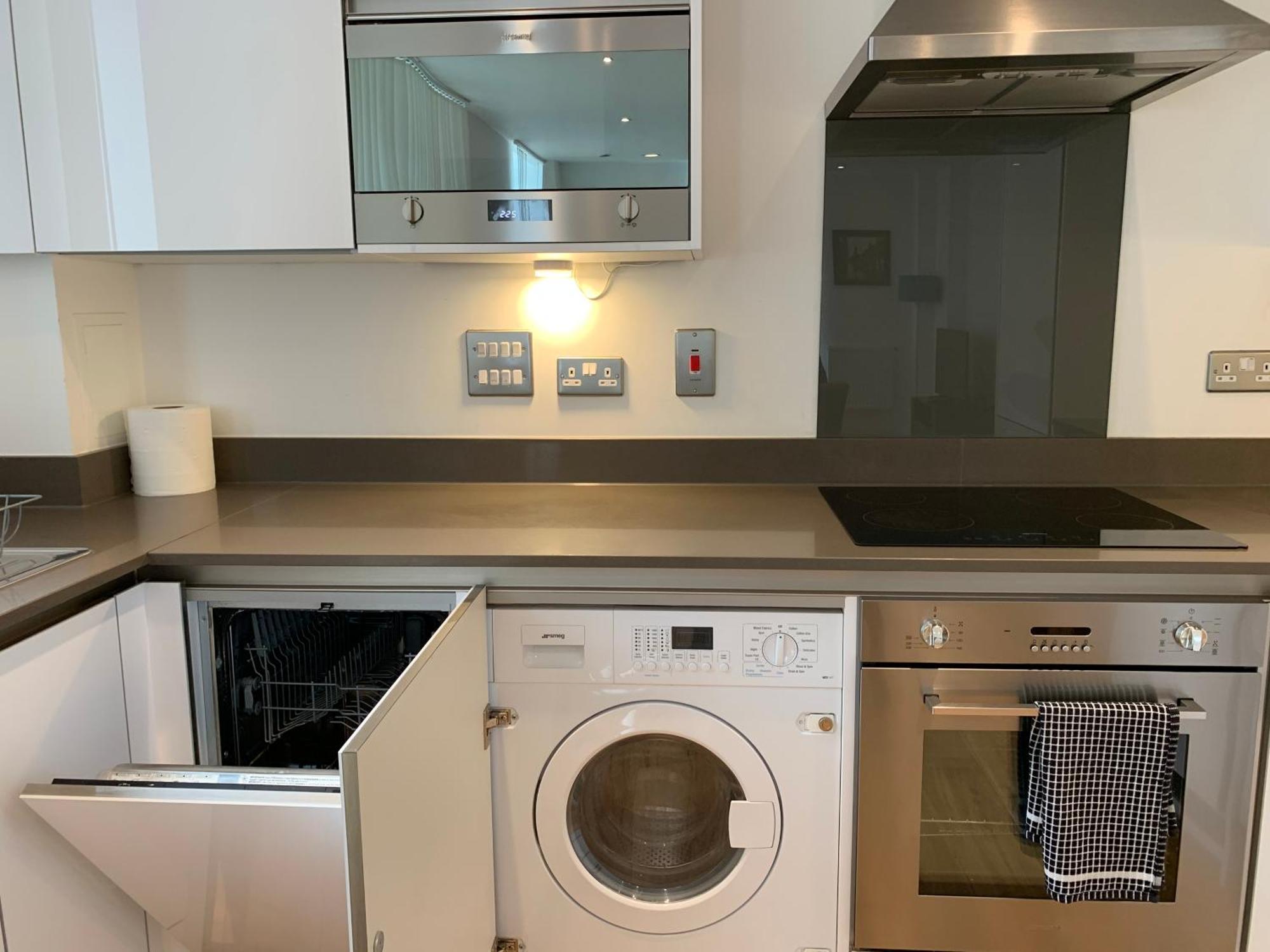 Modern London Excel 2 Bedrooms 2 Bathrooms, Parking, Kitchen, Lounge, Balcony Apartment المظهر الخارجي الصورة