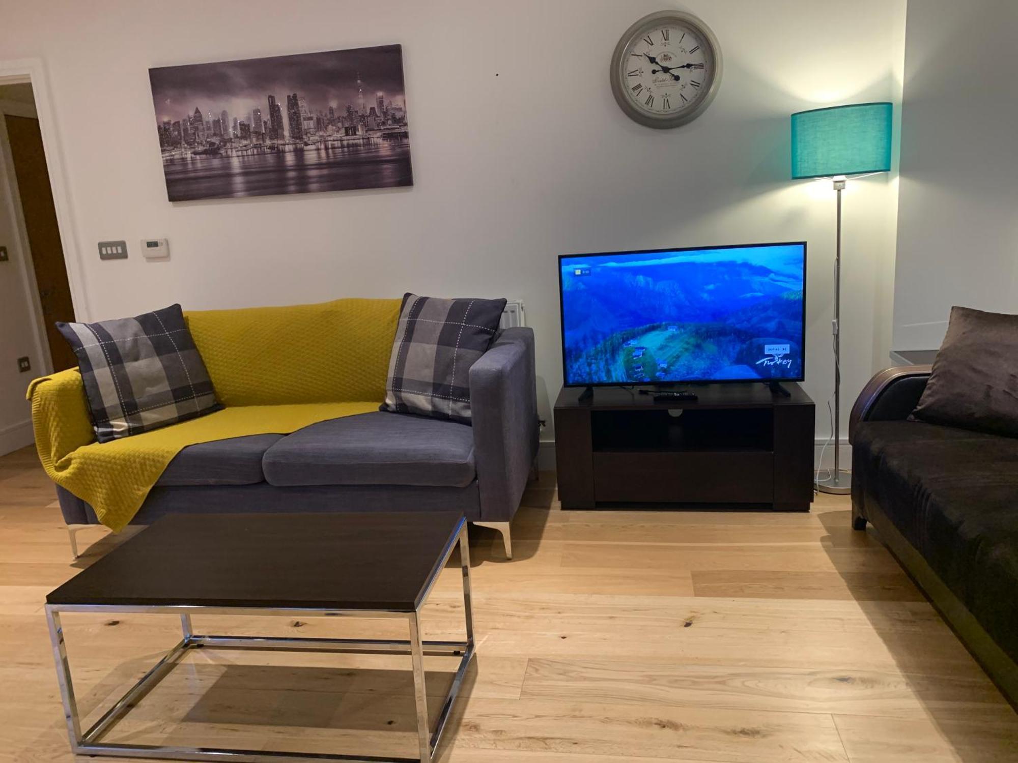 Modern London Excel 2 Bedrooms 2 Bathrooms, Parking, Kitchen, Lounge, Balcony Apartment المظهر الخارجي الصورة