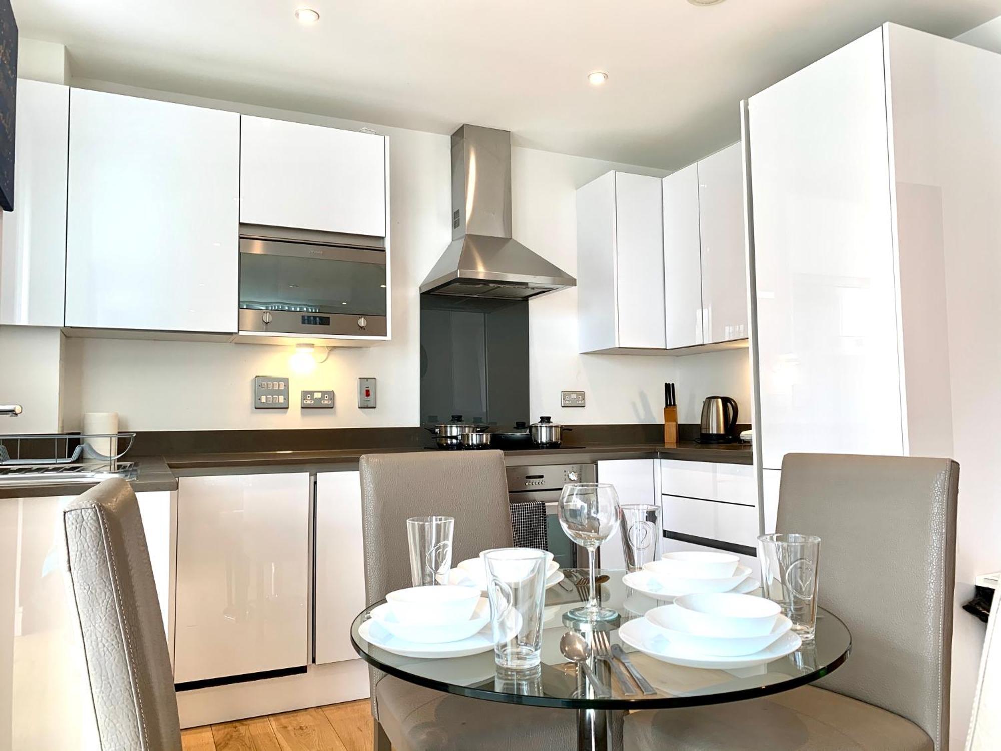 Modern London Excel 2 Bedrooms 2 Bathrooms, Parking, Kitchen, Lounge, Balcony Apartment المظهر الخارجي الصورة
